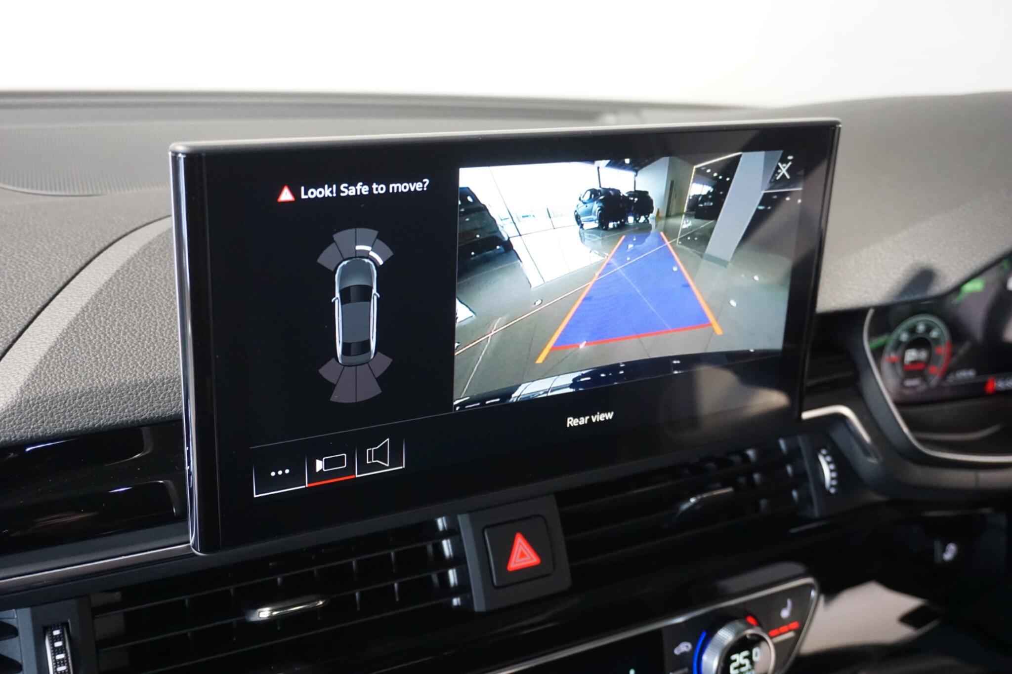 Audi A4 2.0 TDI 40 Black Edition Saloon 4dr Diesel S Tronic quattro Euro 6 (s/s) (204 ps)